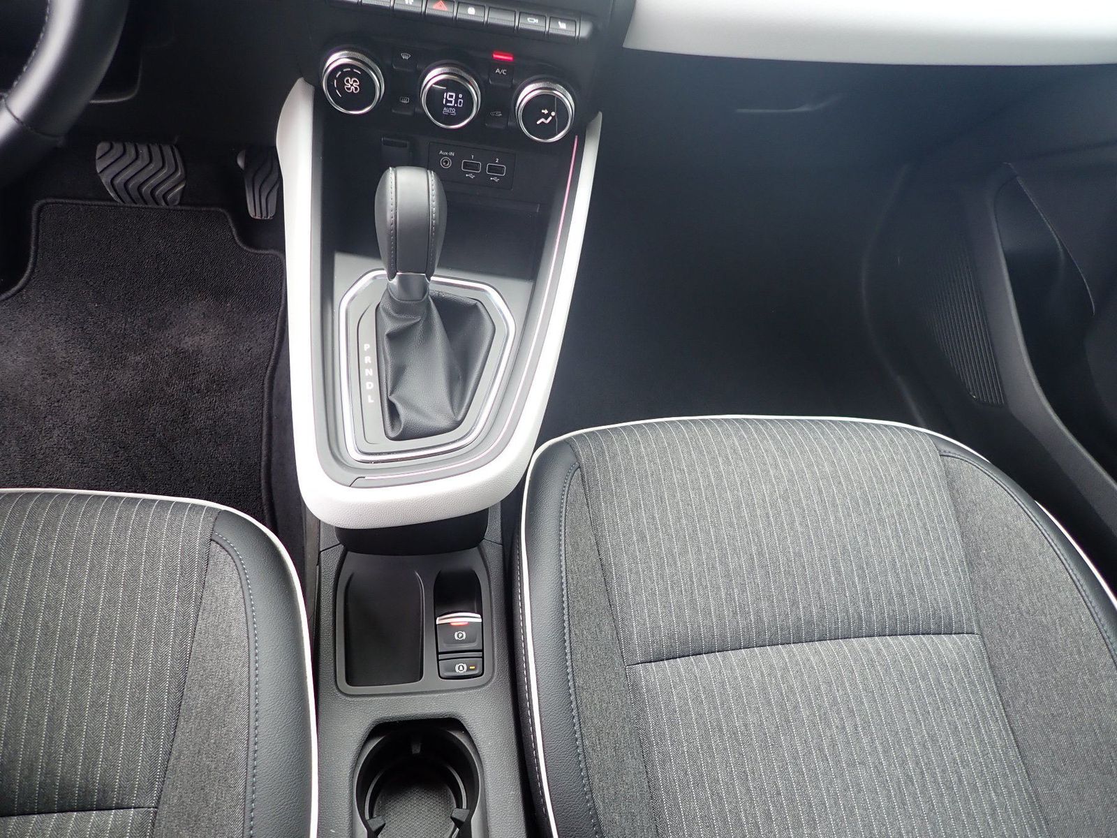 Fahrzeugabbildung Renault Clio Techno TCe 90 X-Tronic