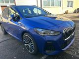 BMW 218 Active Tourer M Sport Steptronic  - BMW 218 Active Tourer mit Benzin-Antrieb: Blau, Sommerreifen