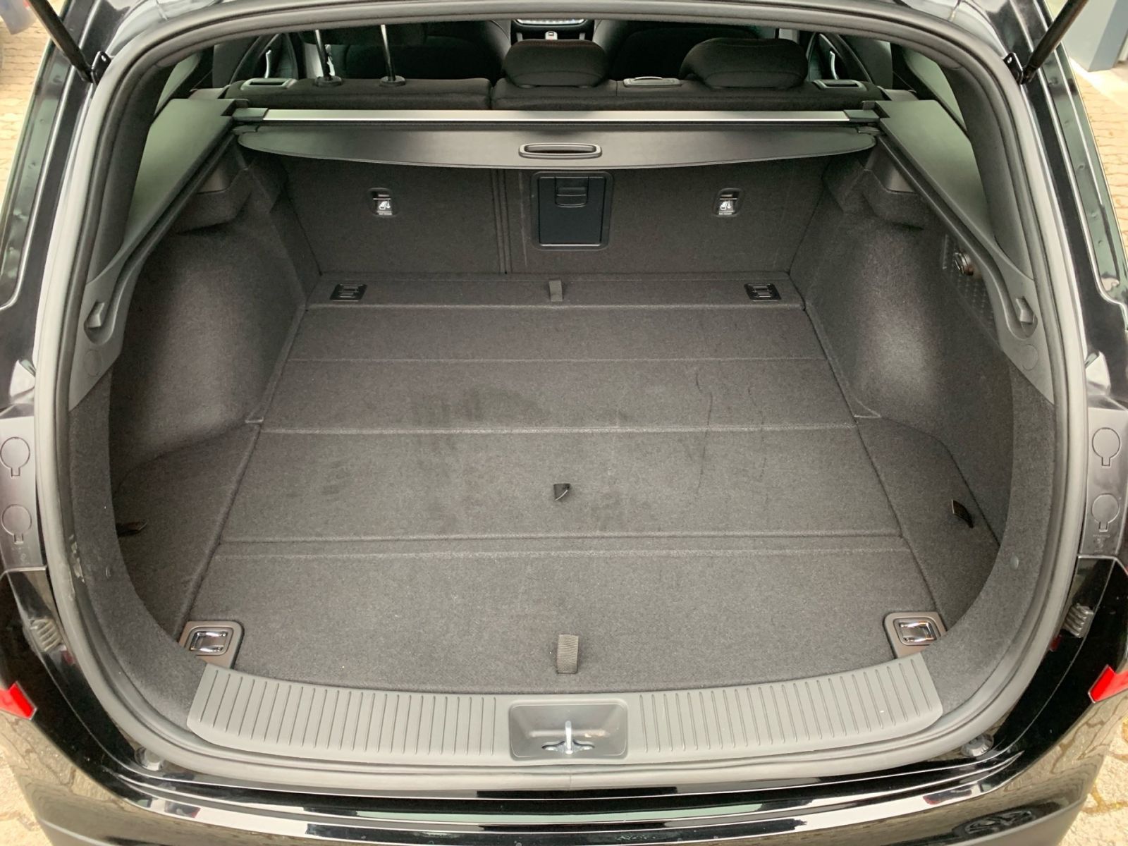 Fahrzeugabbildung Hyundai i30 Kombi 7-DCT 1.5 T-GDI N-Line Mild-Hybrid