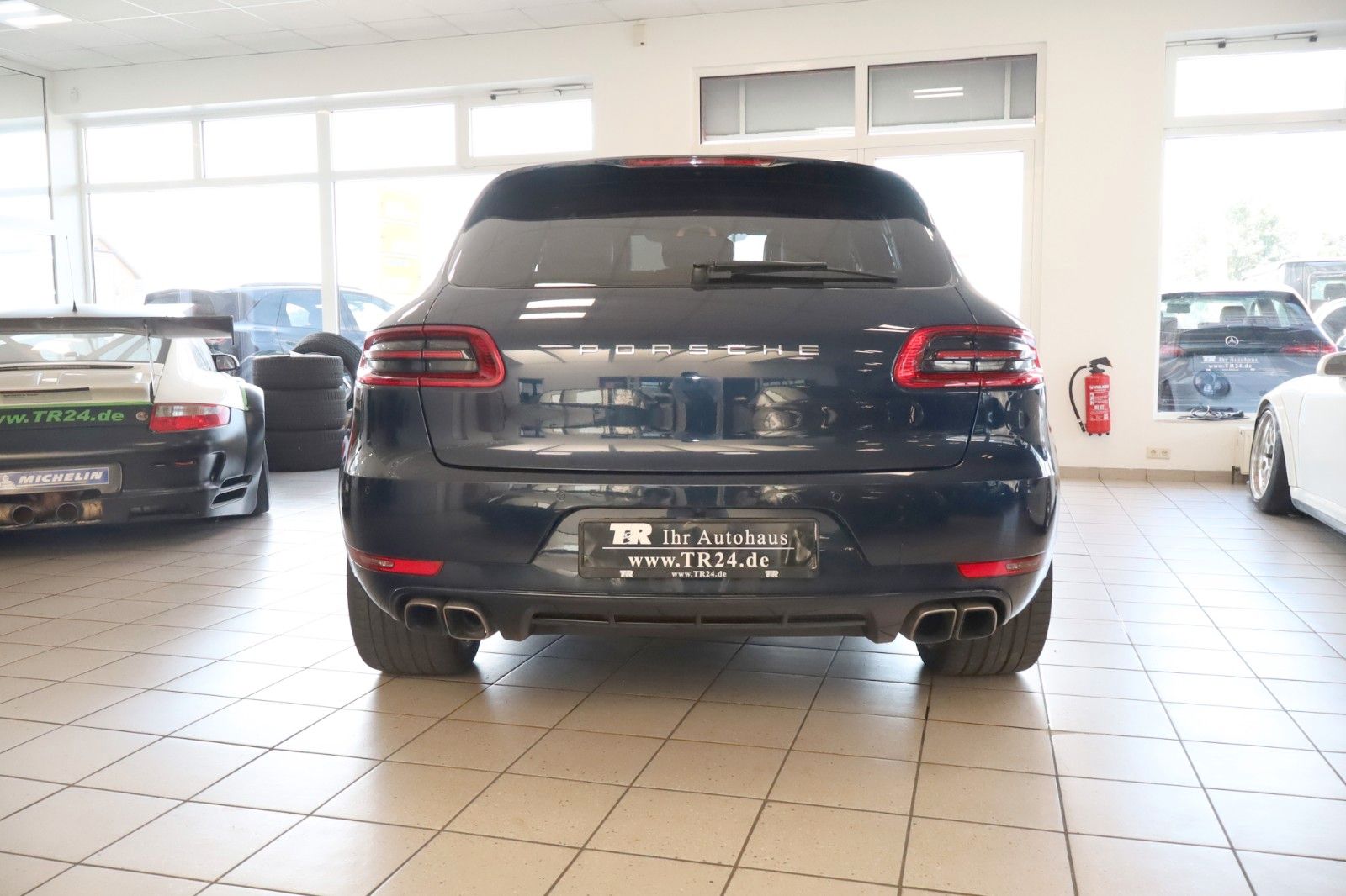 Fahrzeugabbildung Porsche Macan Turbo SportDesign/Luftfederung/ Carbon/LED