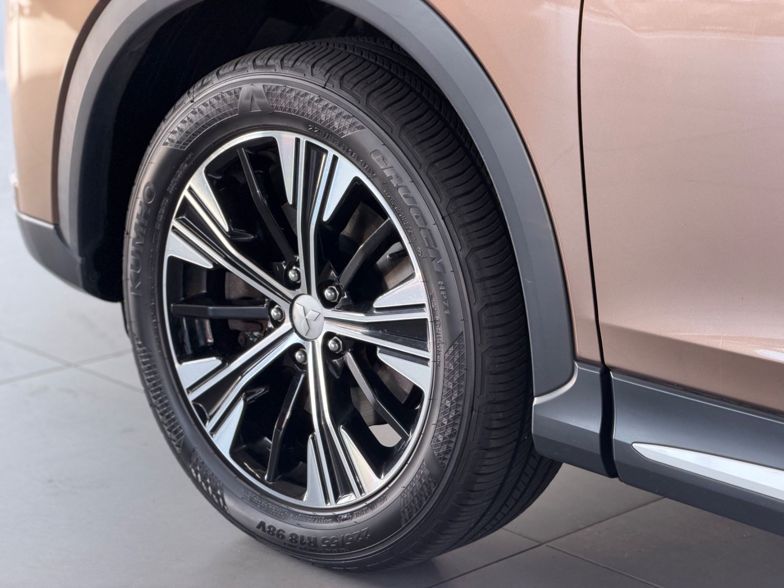 Fahrzeugabbildung Mitsubishi Eclipse Cross 1.5 CVT Intro Edition 2WD AHK HUD