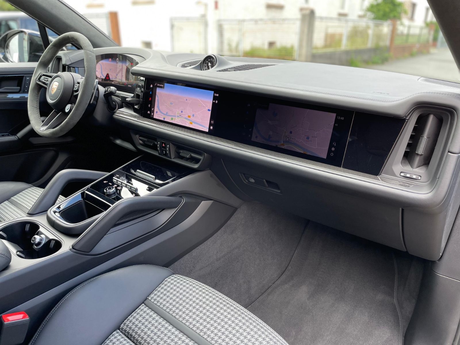 Fahrzeugabbildung Porsche Cayenne GTS Coupé Leichtbau|ACC|HUD|PASM|3.Displ
