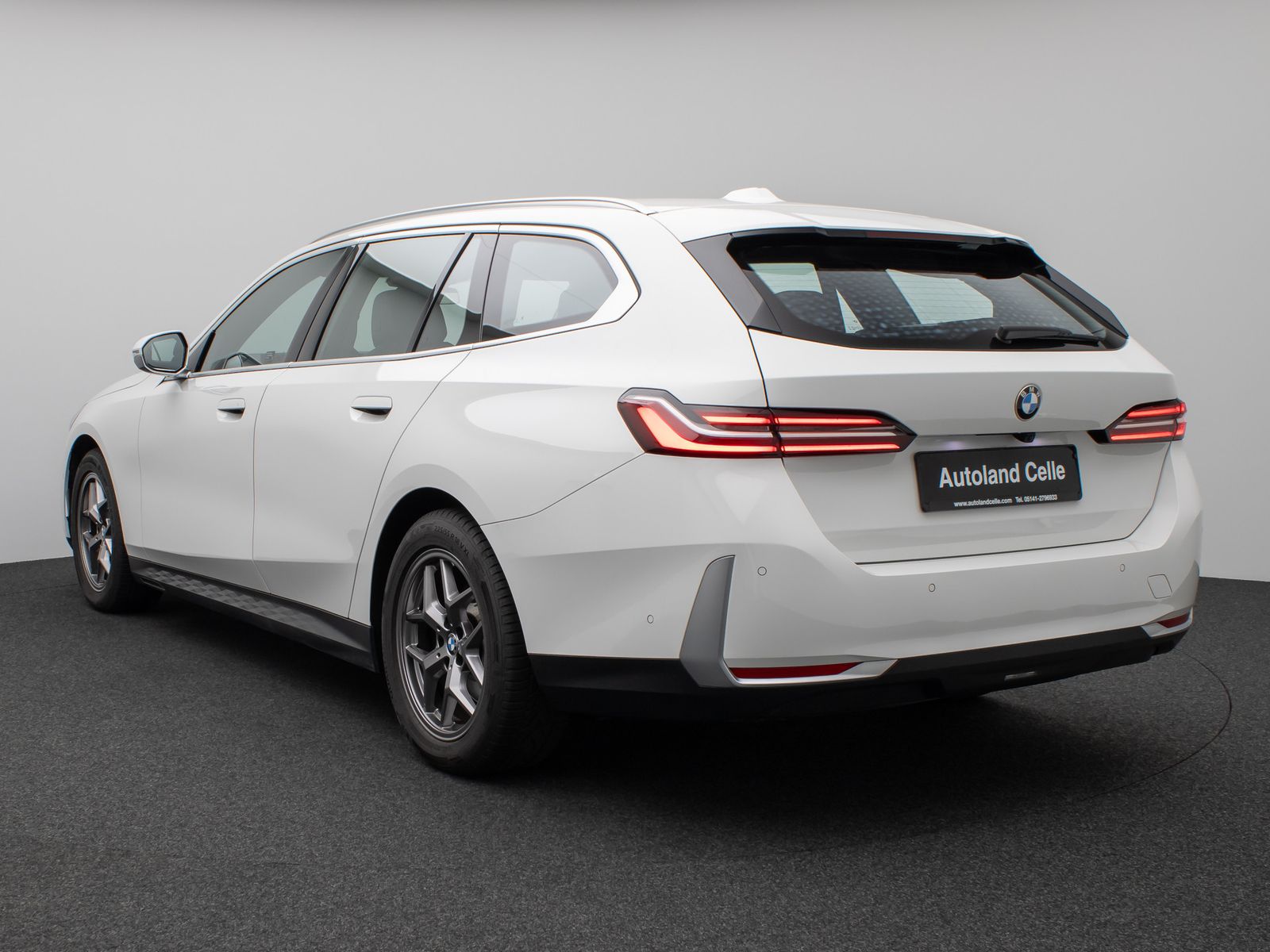 Fahrzeugabbildung BMW 520d Kamera DAB DrivingAssist Alarm LED Sport