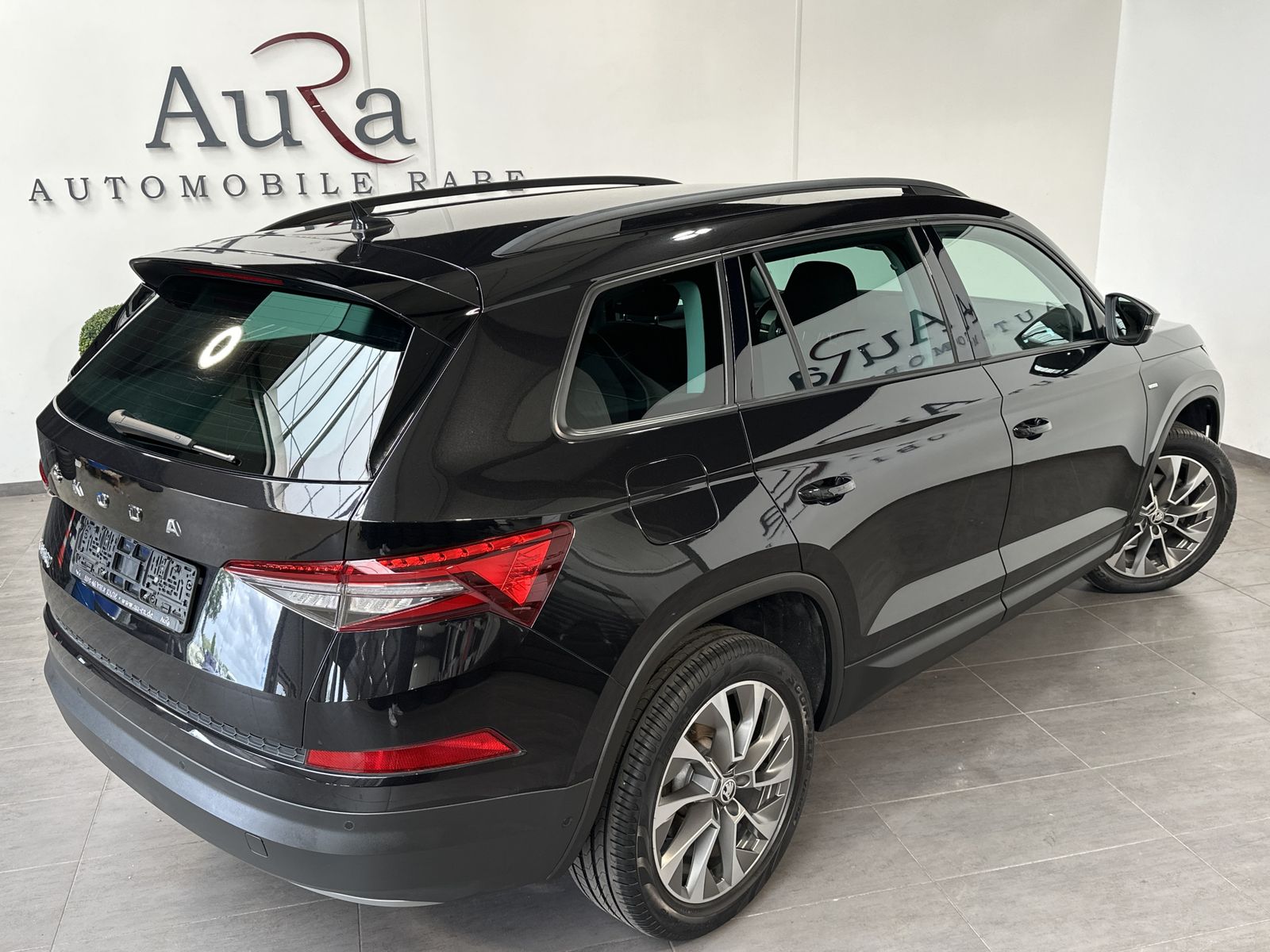 Fahrzeugabbildung SKODA Kodiaq 2.0 TDI DSG Clever NAV+LED+ACC+AHK+SHZ+PP