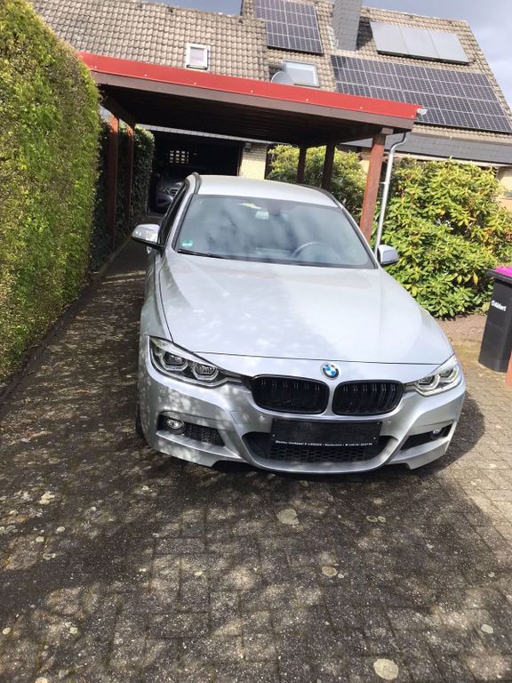Image of BMW 320