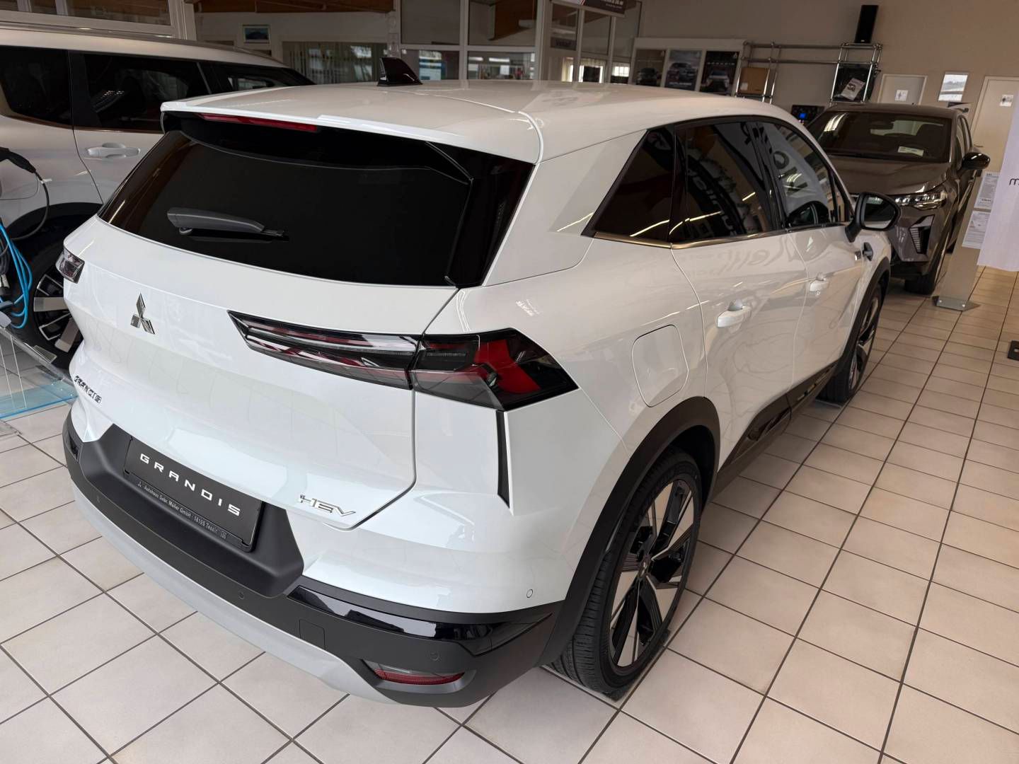 Fahrzeugabbildung Mitsubishi Grandis Intro Edition 1.8 Hybrid