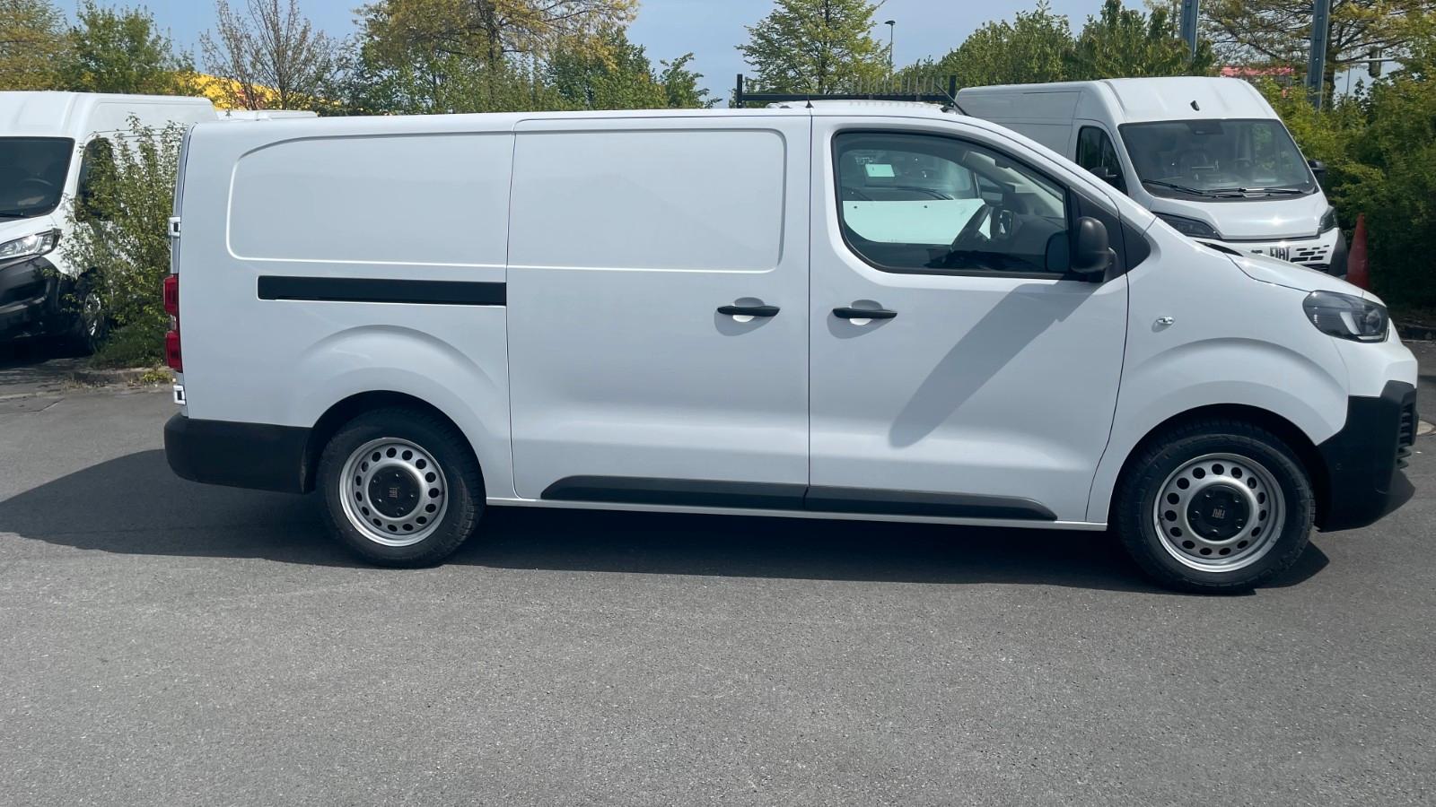 Fiat eScudo Kasten XL 75kwh Vollausstattung AHK Navi