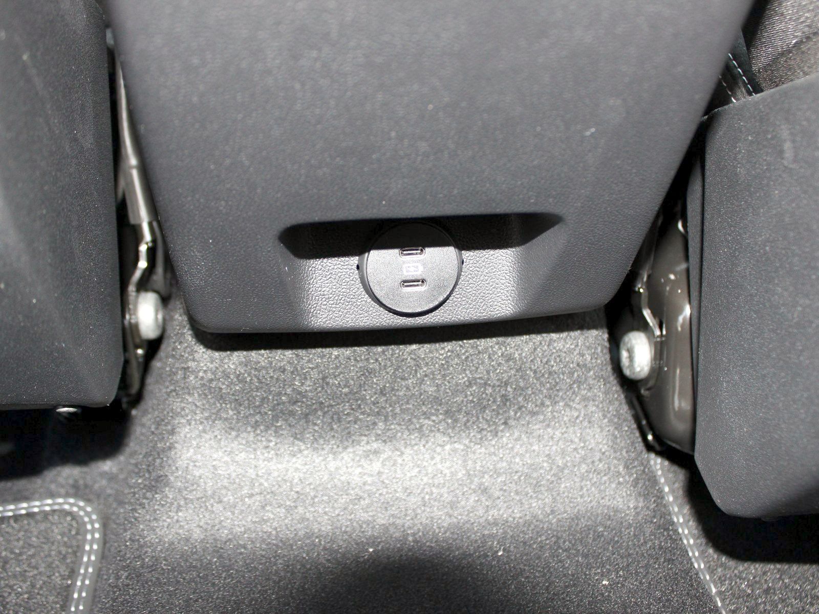 Fahrzeugabbildung Ford Focus Titanium X 1,0 EcoBoost MildHybrid