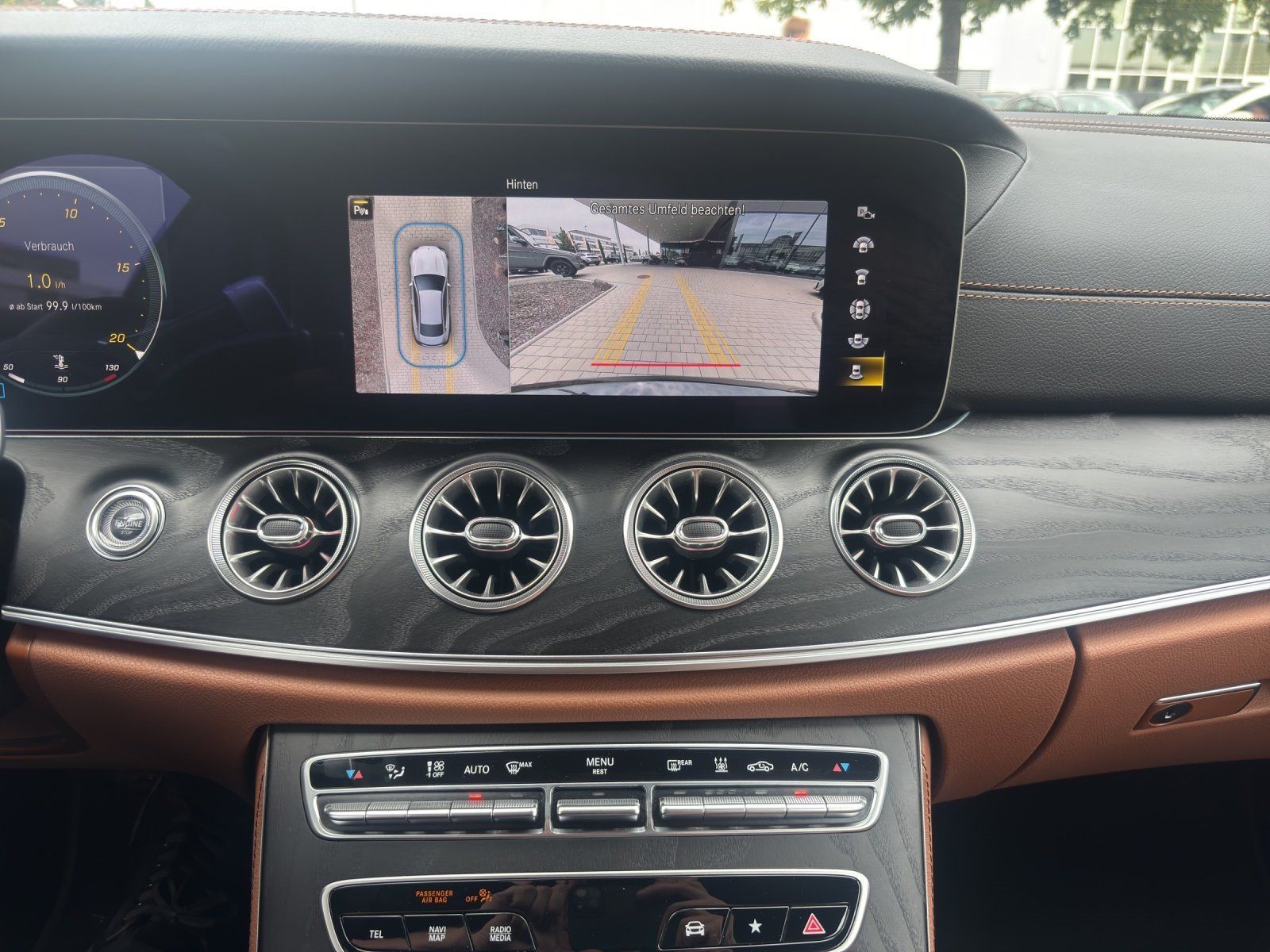 Fahrzeugabbildung Mercedes-Benz E 400 d 4M Cpé AMG Massage DISTRO Burm ABC KeyGo