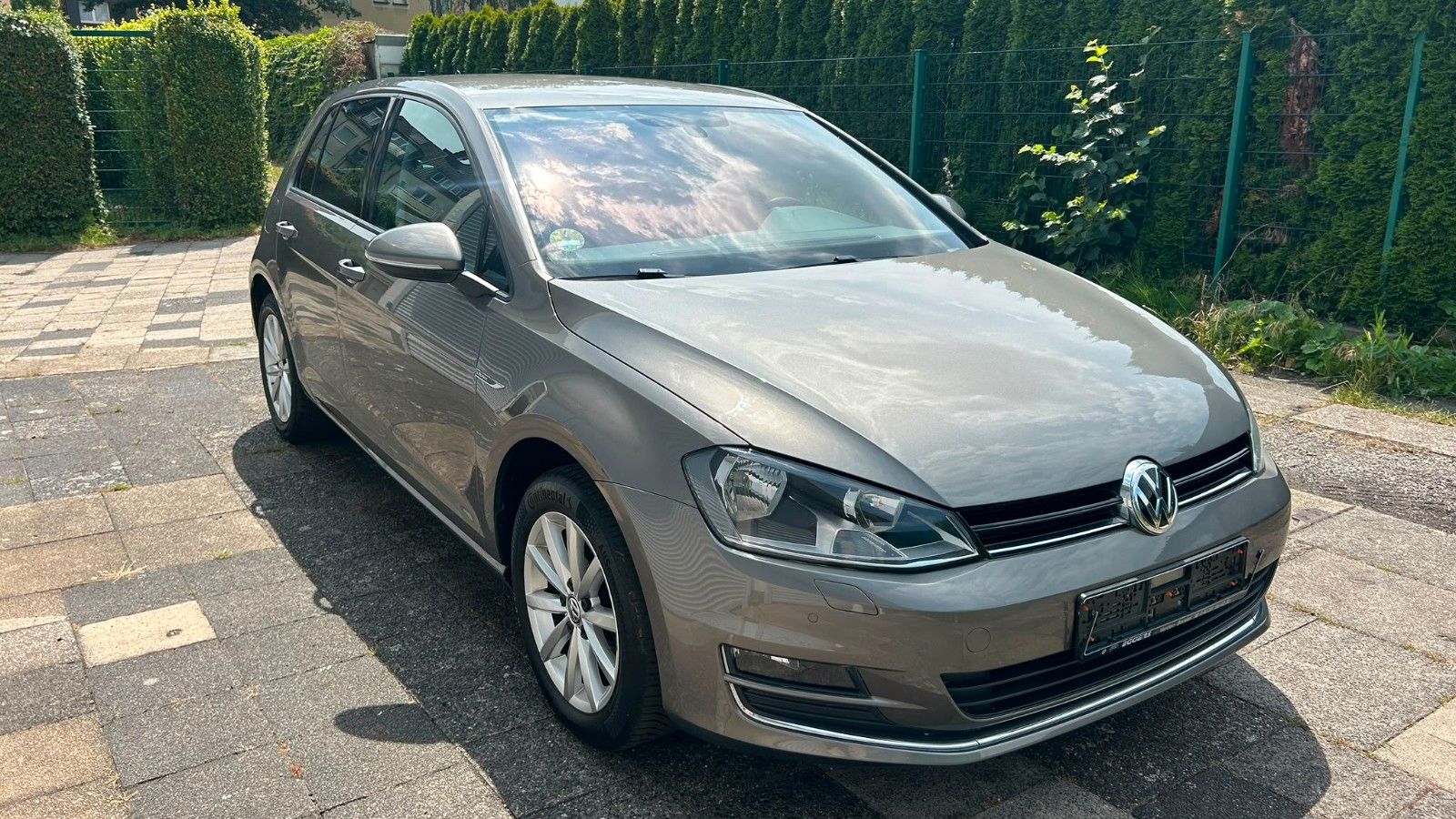 VW Golf 1.2 TSI BMT LOUNGE, Navi, PDC, Sitzh.