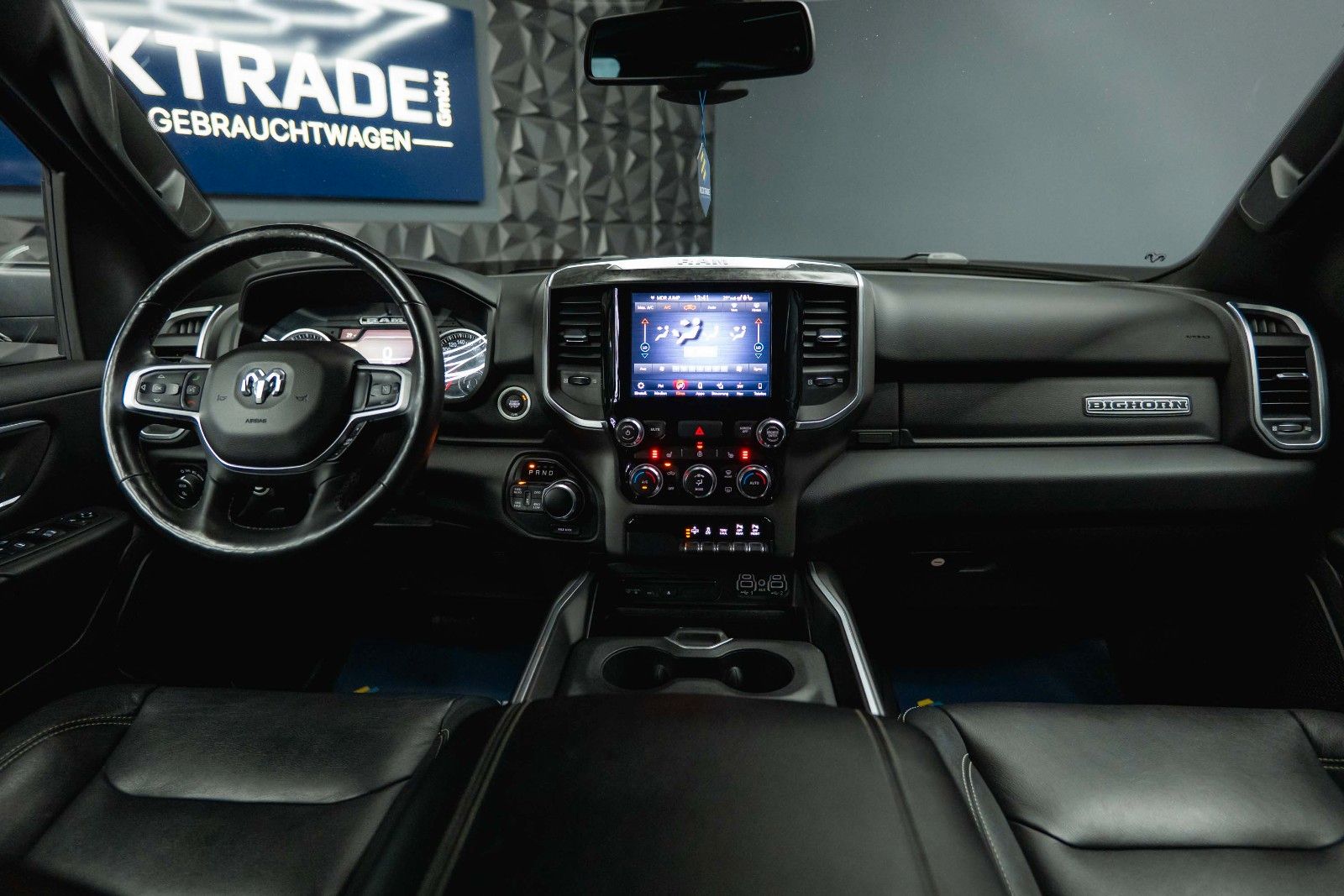 Fahrzeugabbildung Dodge RAM 5.7 V8 HEMI 4x4 BLACK *LPG 200L*Unfallfrei*