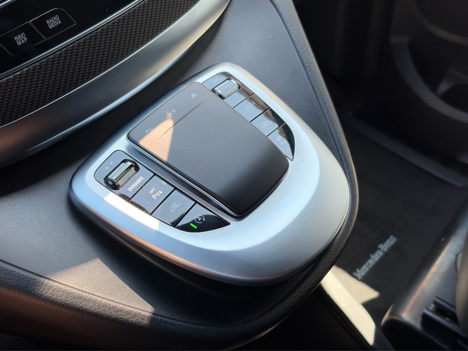 Fahrzeugabbildung Mercedes-Benz V 300 d lang *AMG-LINE*Burmester*360°*