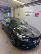 BMW M235i coupe H&K  - schwarze BMW M-Modelle