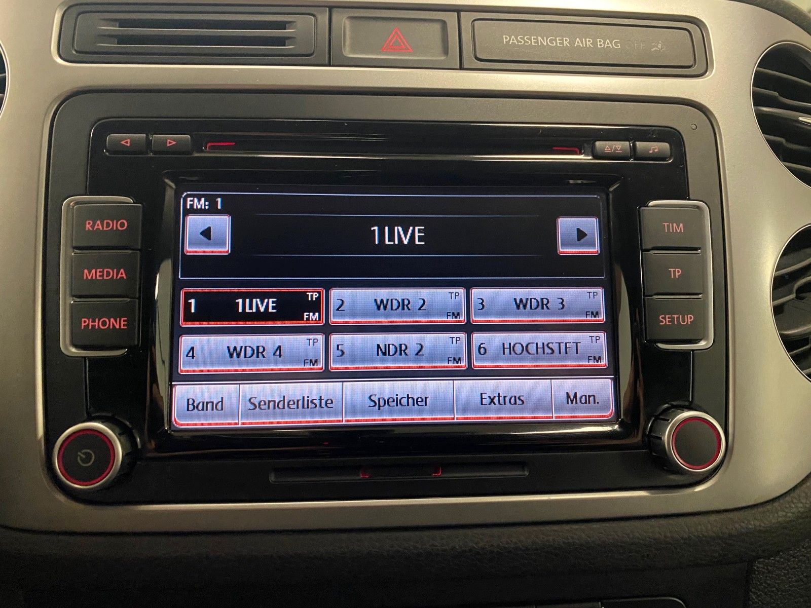 Fahrzeugabbildung Volkswagen Tiguan 2.0 TSI DSG 4MOTION LIFE+1.HAND+Bi-XENON+