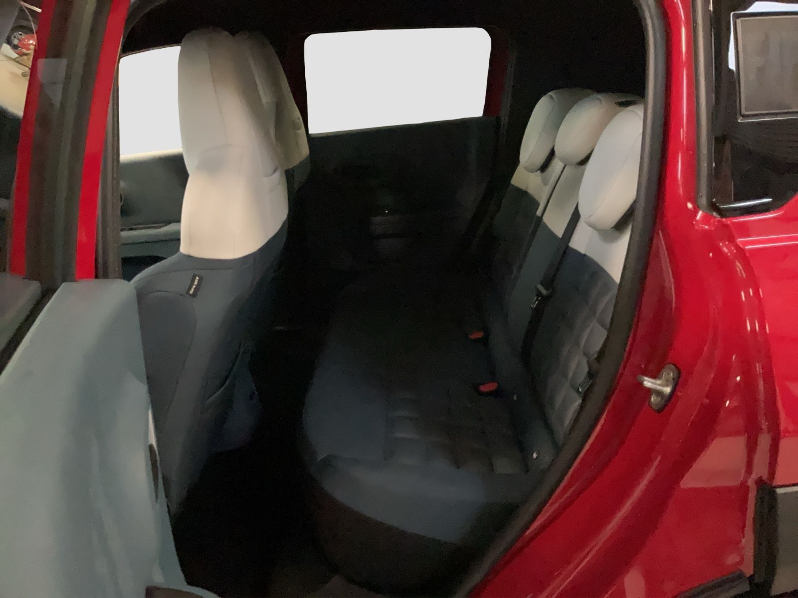 Fahrzeugabbildung Fiat Grande Panda Elektro La Prima + Winterpaket