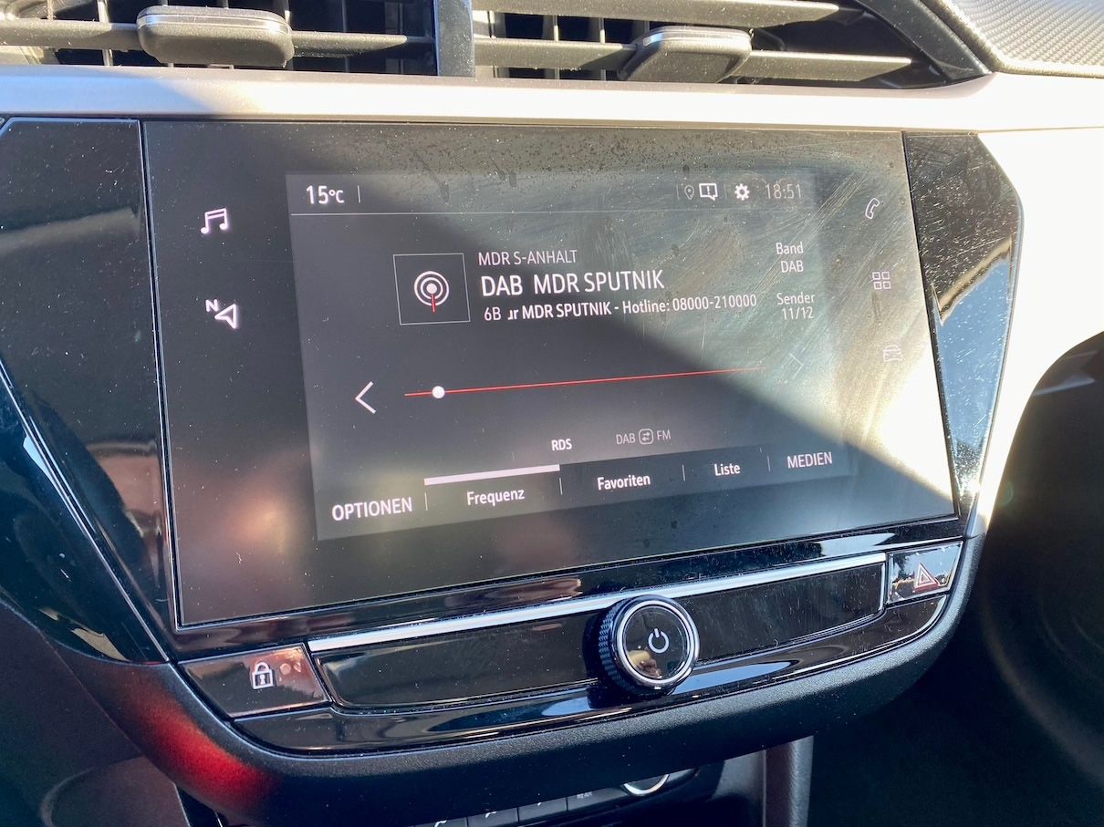 Fahrzeugabbildung Opel Corsa 1.2 Edition KLIMA SHZ GZJR NAVI CARPLAY