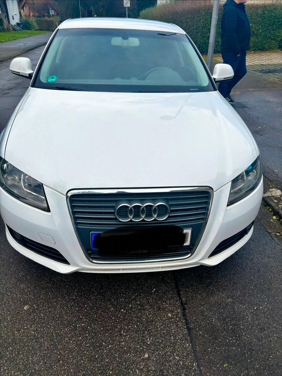 Audi A3 2010 — engine 125 HP (92kW)