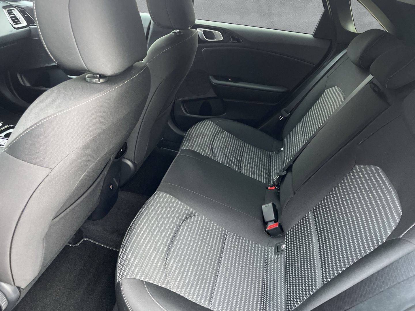 Fahrzeugabbildung Kia Ceed ULTIMATE EDITION 1.0 T-GDI *STYLE-PAKET*