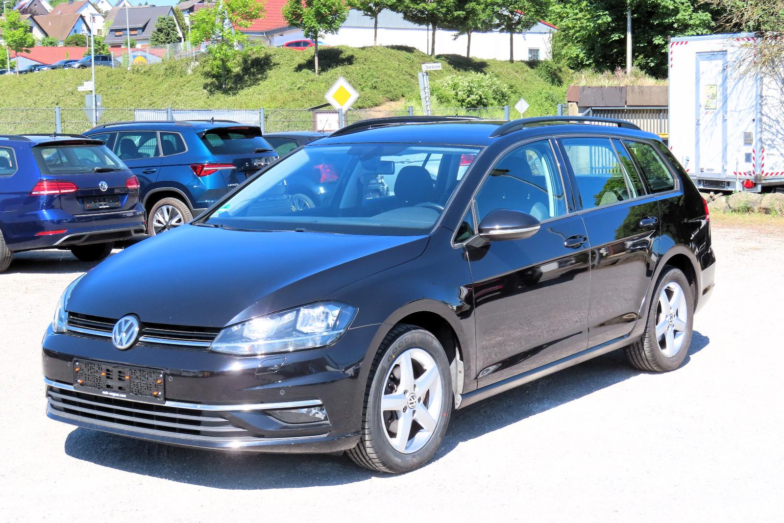 Volkswagen Golf VII Var 1,6 TDi Navi Klimaaut Sitzheizg ACC
