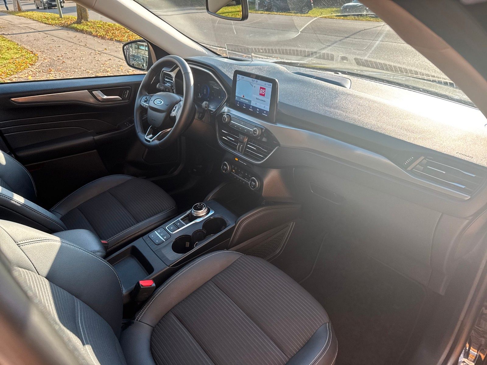 Fahrzeugabbildung Ford Kuga PHEV Titanium X, TECHNOLOGIEPAKET