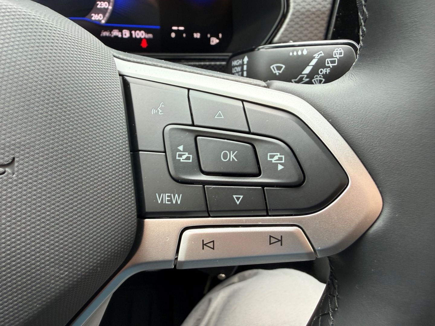 Fahrzeugabbildung Volkswagen T-Cross 1.0 TSI 70 kW Life LED ACC Apple CarPlay