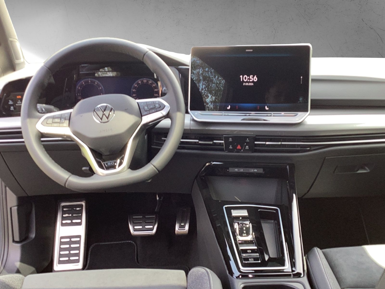 Fahrzeugabbildung Volkswagen Golf VIII eTSI Edition 50 DSG Matrix AHK Pano HU