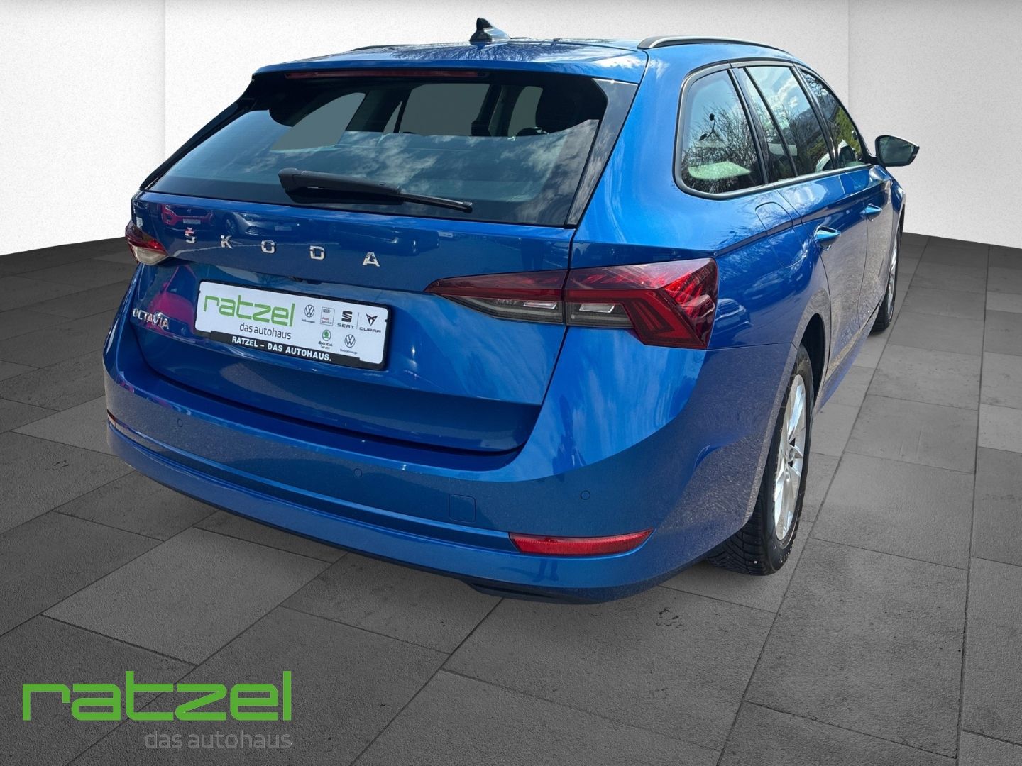 Fahrzeugabbildung SKODA Octavia Combi Ambition 2.0 TDI Navi AHK-klappbar