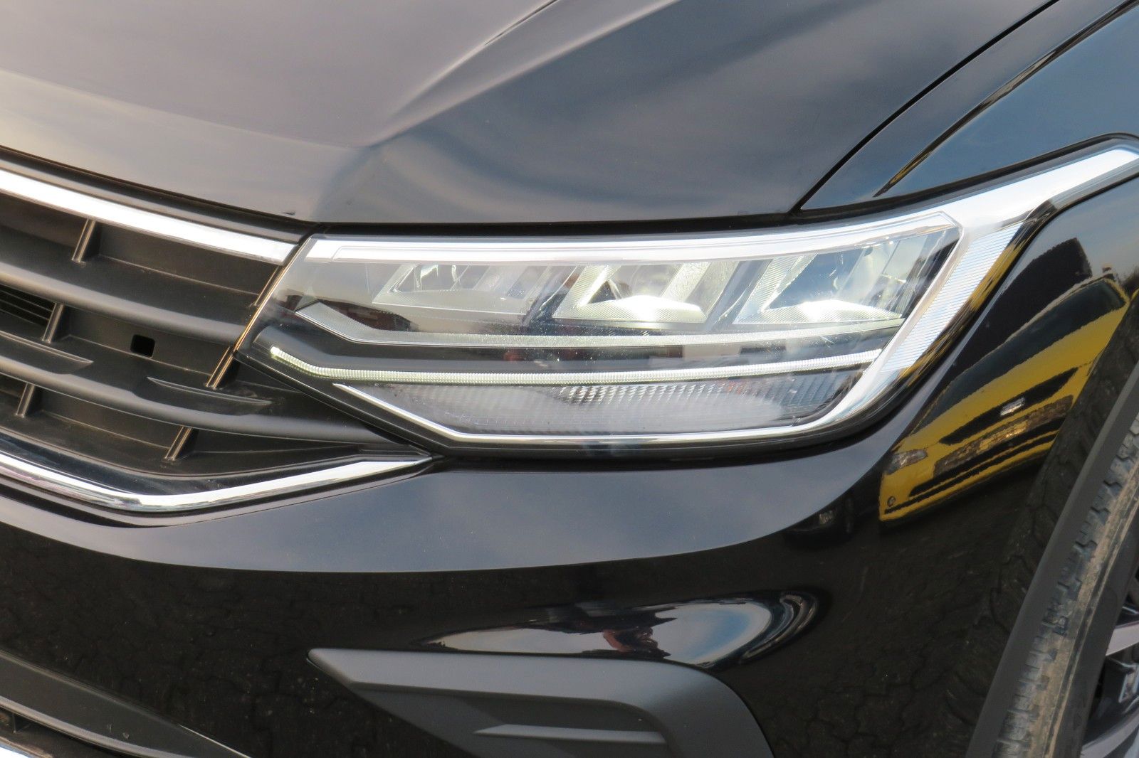 Fahrzeugabbildung Volkswagen Tiguan Life TDI DSG AHK NAVI KAMERA LED ACC GJ