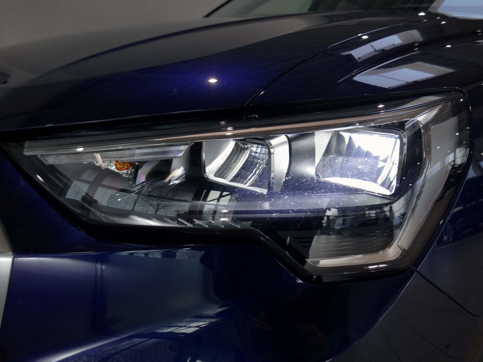 Fahrzeugabbildung Audi Q3  Advanced 35 TDI S-Tronic | LED AHK RFK