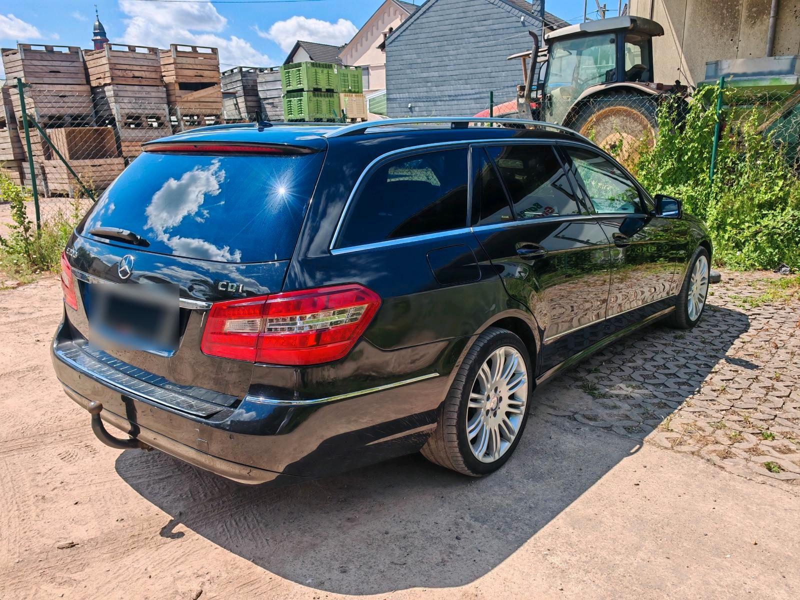 Mercedes-Benz E200 2010 — photo 6