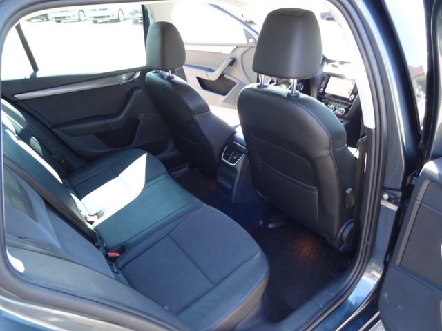 Fahrzeugabbildung Skoda Octavia Combi Style/DSG/AHK/KAM/SitzH/1.Hd/