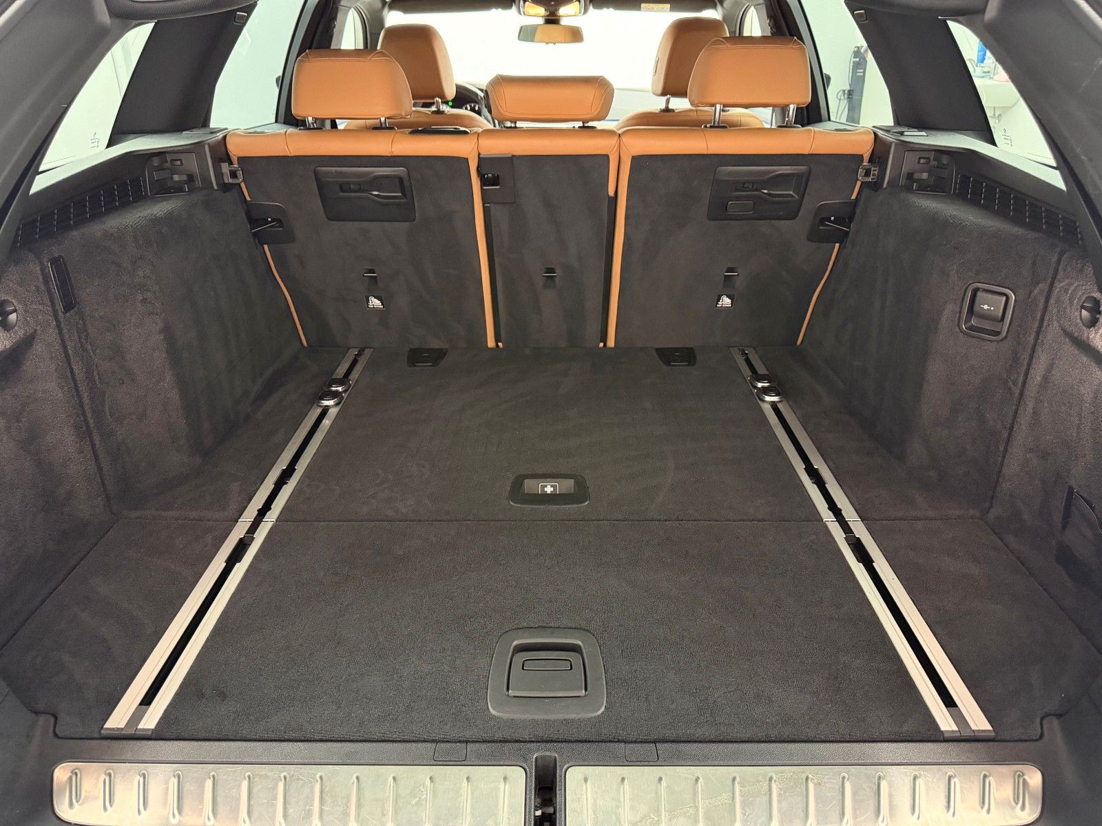 Fahrzeugabbildung BMW 530 d xDrive M SPORT/LED/HuD/FROZEN LACKIERUNG