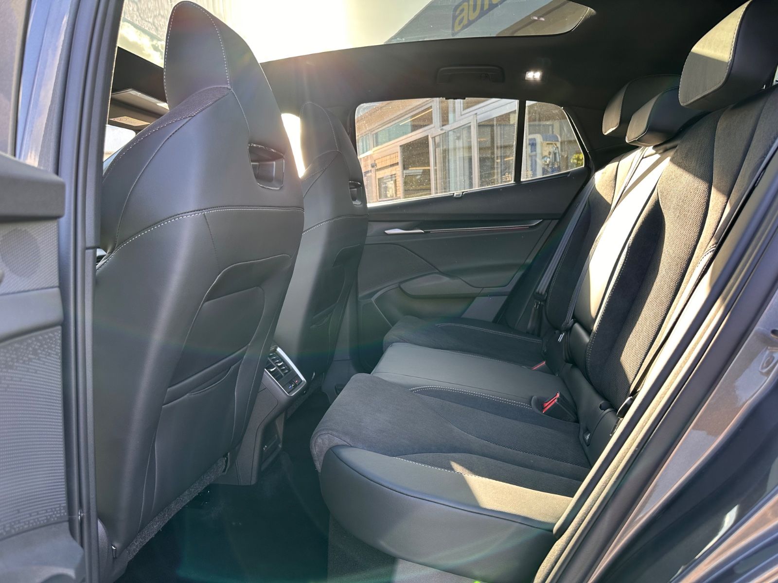 Fahrzeugabbildung SKODA Enyaq Coupé 85 Sportline Pano/Matrix/ACC/APP/21"
