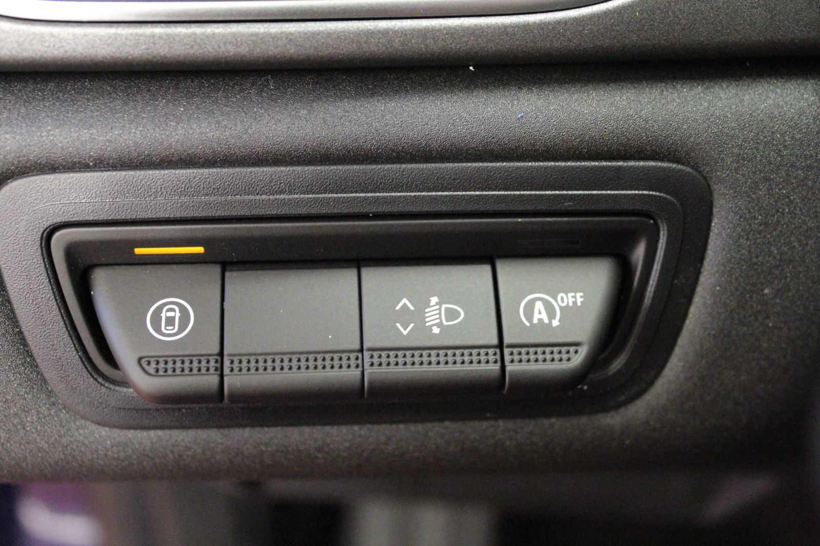 Fahrzeugabbildung Renault Captur Mild Hybrid 140 EDC *Navigations-Paket*