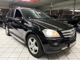 Mercedes-Benz ML 280 CDI 4 MATIC SCHIEBEDACH AHK NAVI - Mercedes-Benz ML 280 mit Diesel-Antrieb
