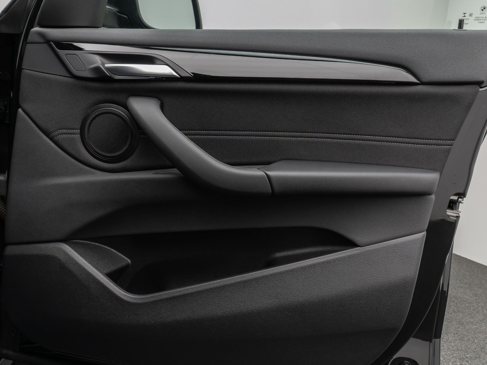 Fahrzeugabbildung BMW X1 sD18i Kamera DAB HiFi Navi Komfort LED Sport