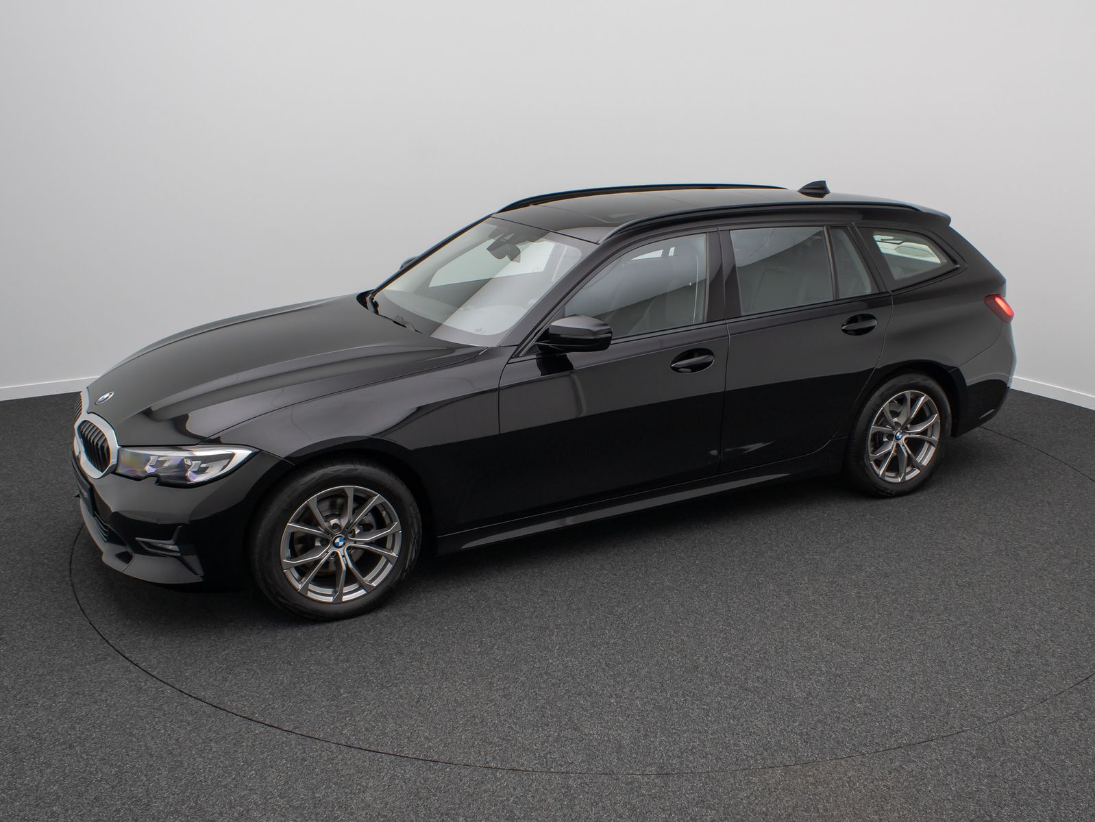 Fahrzeugabbildung BMW 320d xD Sport Line DAB Alarm Panorama Individual