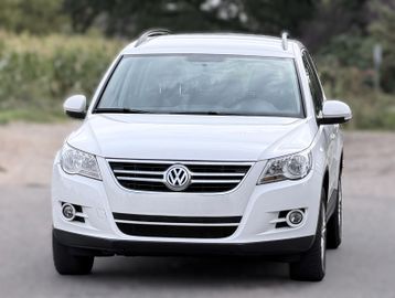 Volkswagen Tiguan - 4