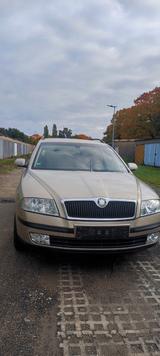 Skoda Octavia Combi 1.6 tiptronic Elegance Elegance - Skoda Octavia aus 2006: Elegance