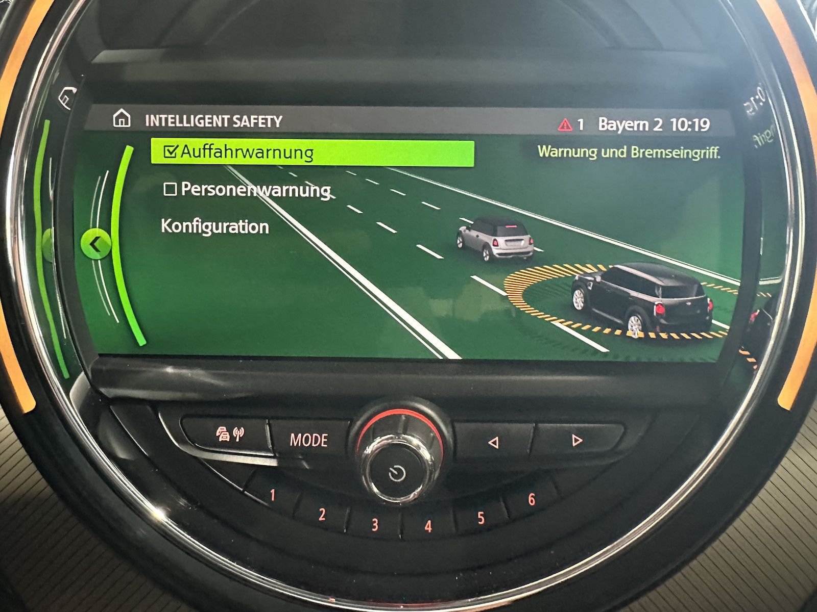 Fahrzeugabbildung MINI Cooper S Countryman S E ALL4/NAV/KAM/LED/Keyless