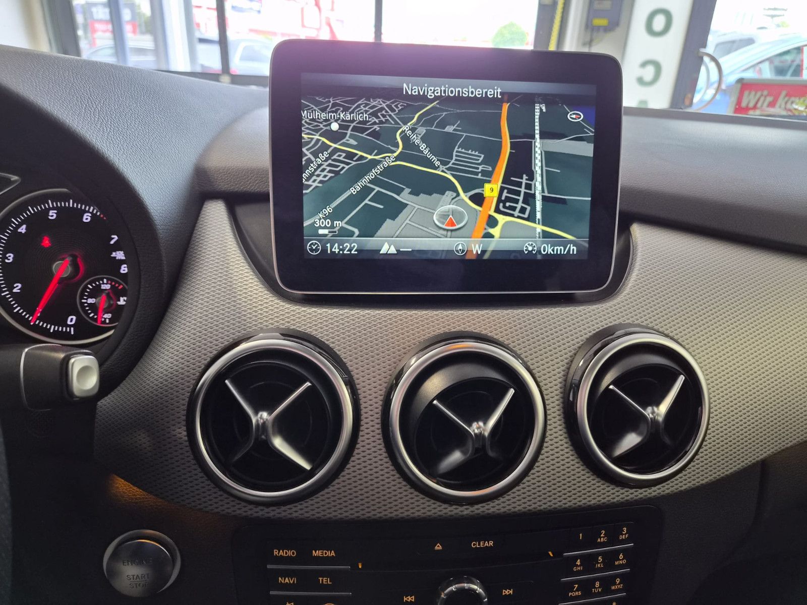 Fahrzeugabbildung Mercedes-Benz B 200 Urban Style Edition/LED/NAVI/SCHECKHEFT