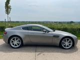 Aston Martin V8 Vantage 4.3l Coupe - silberne Aston Martin V8 Vantage