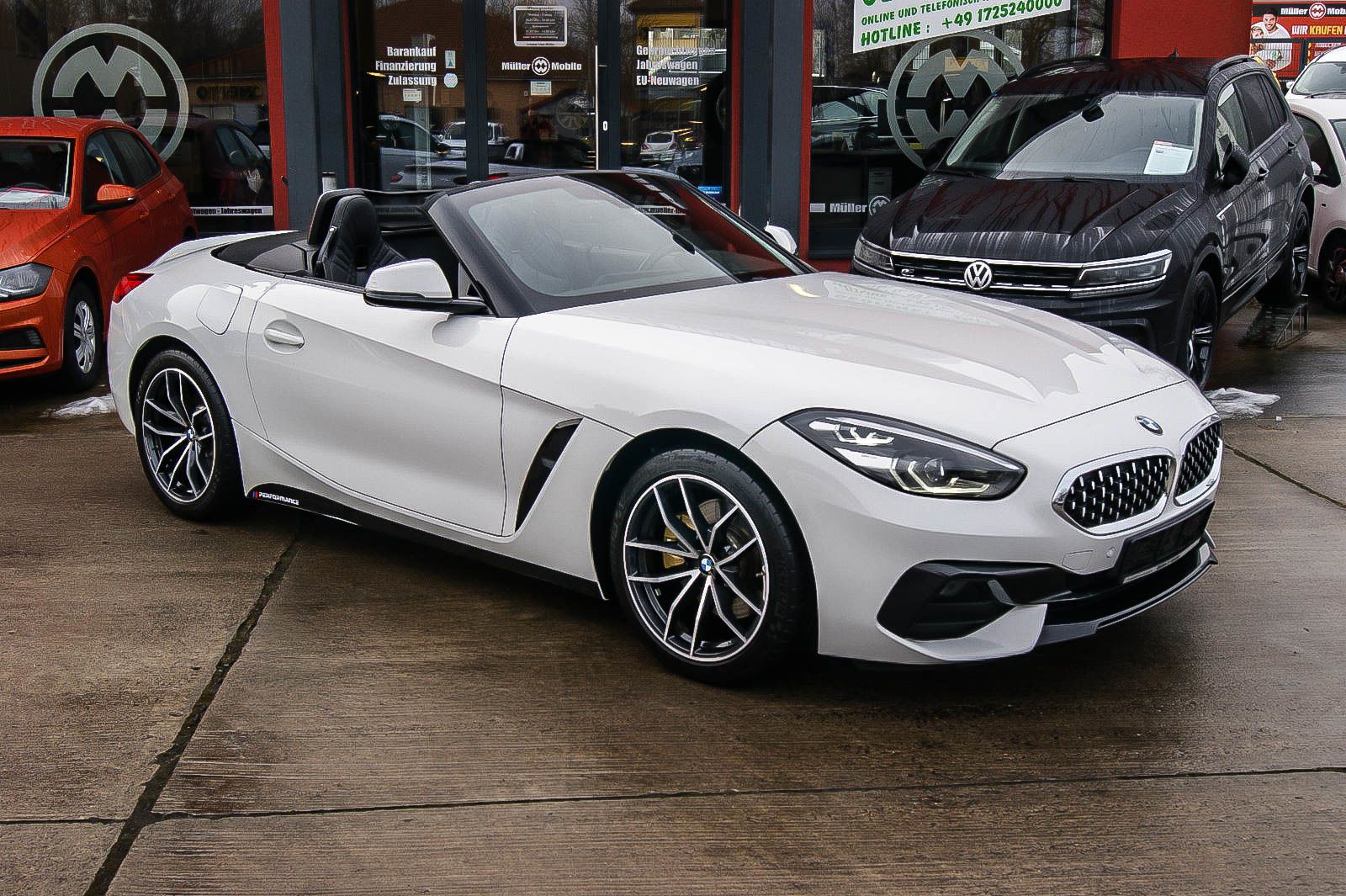 Fahrzeugabbildung BMW Z4 Roadster sDrive 20 i Sport Line LEDER KEYLESS