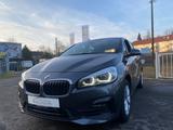 BMW 2-er Baureihe 216d Active Tourer Advantage - graue BMW 216