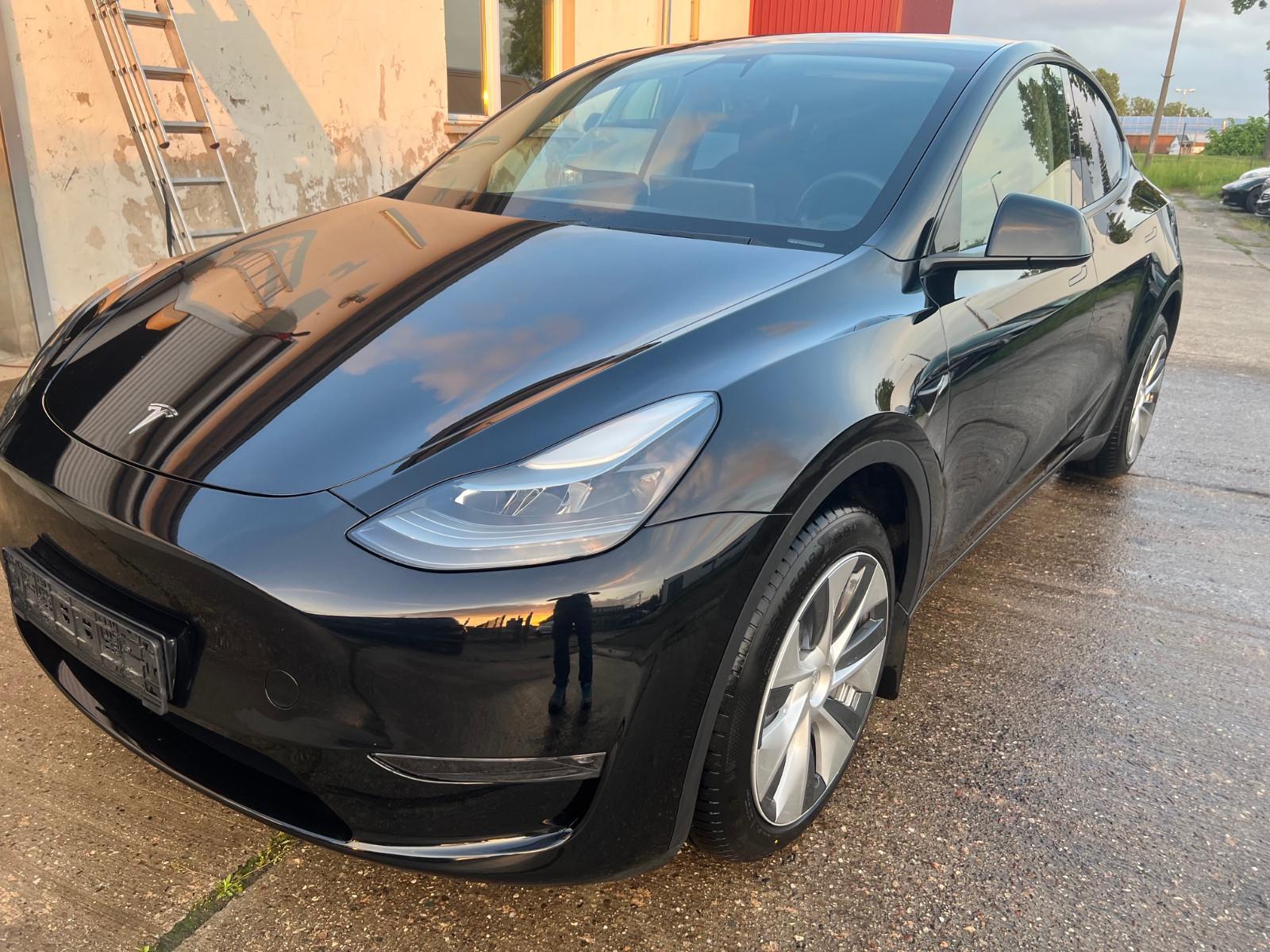 Tesla Model Y Long Range Dual Motor AWD