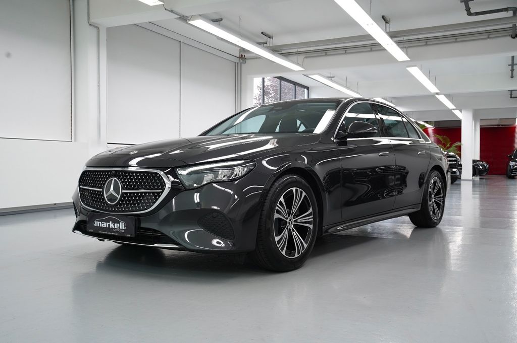 Image of Mercedes-Benz E 220