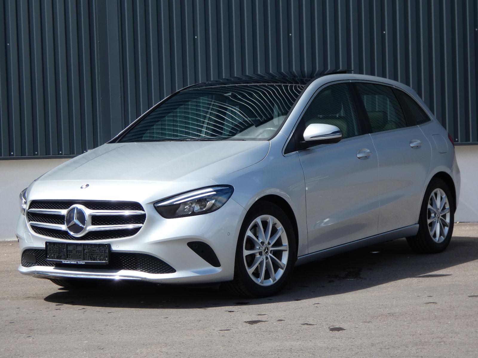 Mercedes-Benz B 200 d DCT WIDESCREEN LED Navi Panorama AHK 17"