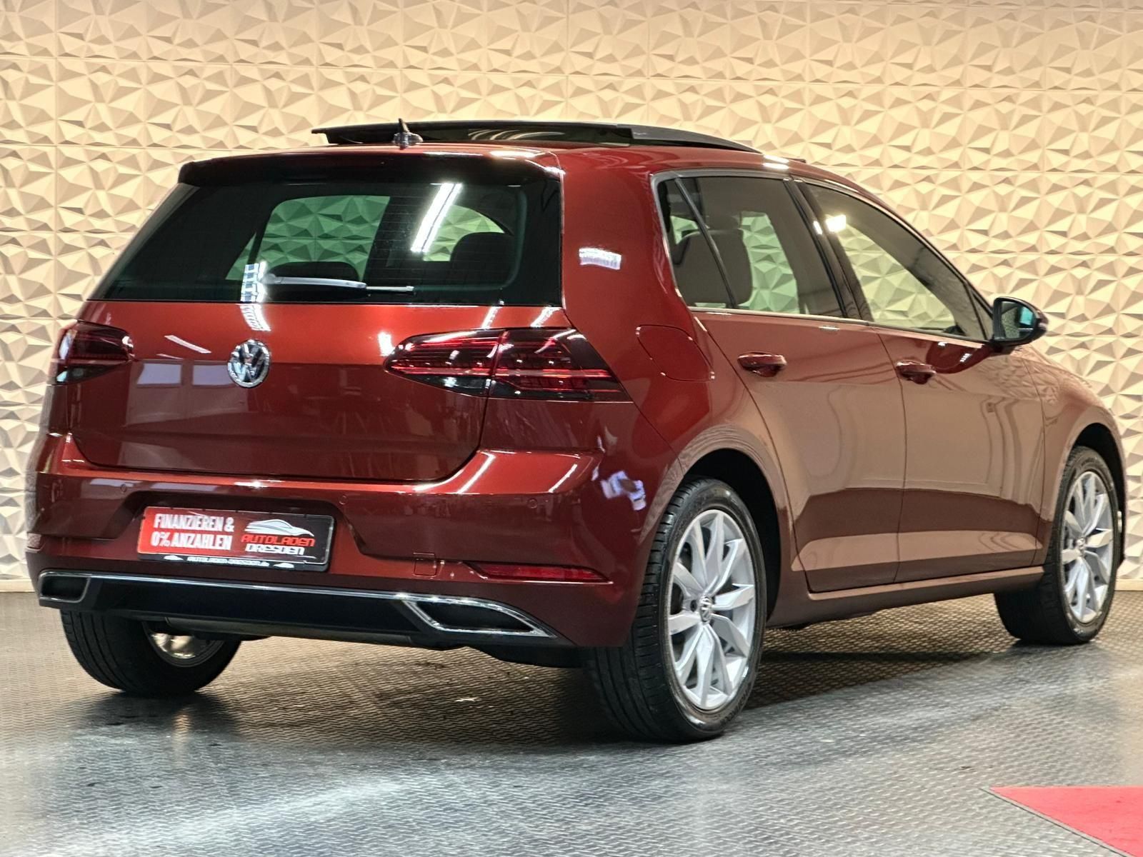 VW Golf 2.0TDI HIGHLINE* LED#SHZ#LH#AHK#PANO#KEYLES - Image 8