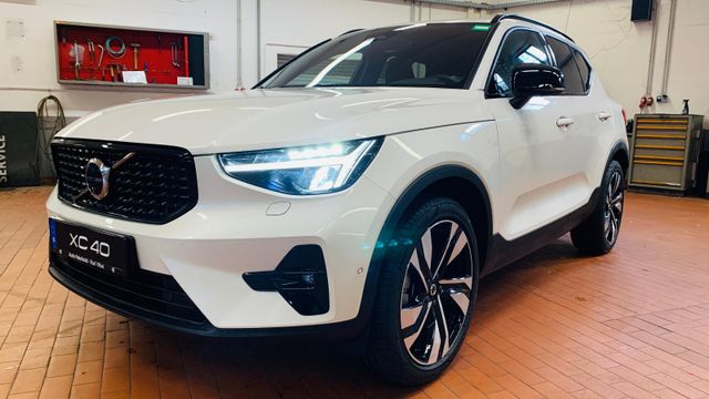 Volvo XC40 B4 Aut. Plus Dark 2WD AHK 360° ACC LED 20"