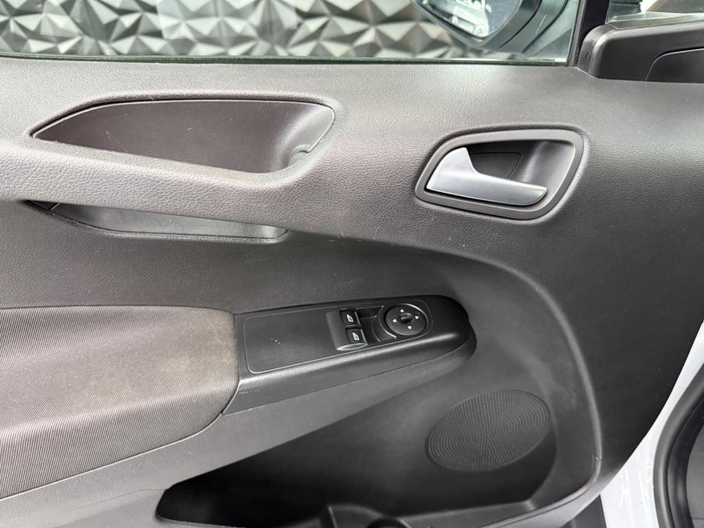 Ford Transit Courier 1.5 TDCi, Foto 18 von 40